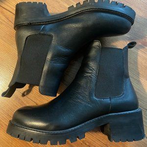 Black Zoe Chelsea Boot 8 - Urban Outfitters